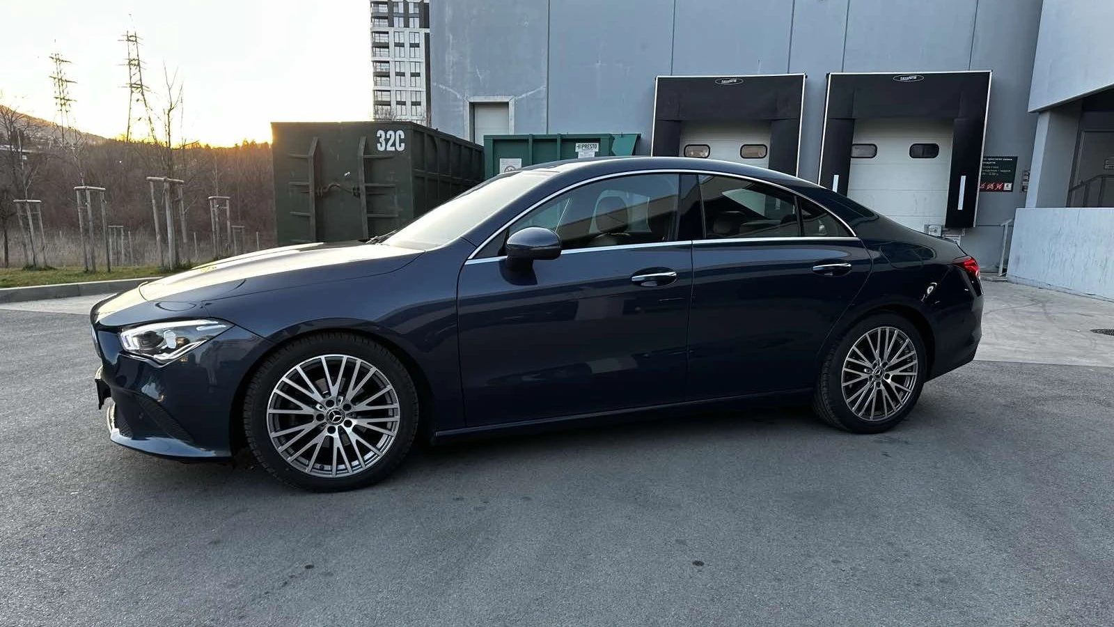 Mercedes-Benz CLA 180 ПЕРФЕКТЕН!/ Ambient light / FULL екстри , снимка 5 - Автомобили и джипове - 53886179