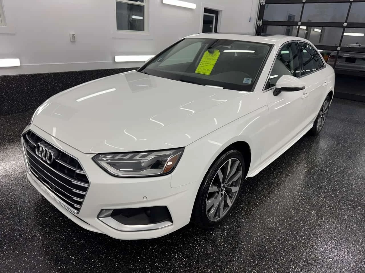 Audi A4 Komfort | DISTRONIC| MATRIX| CARFAX