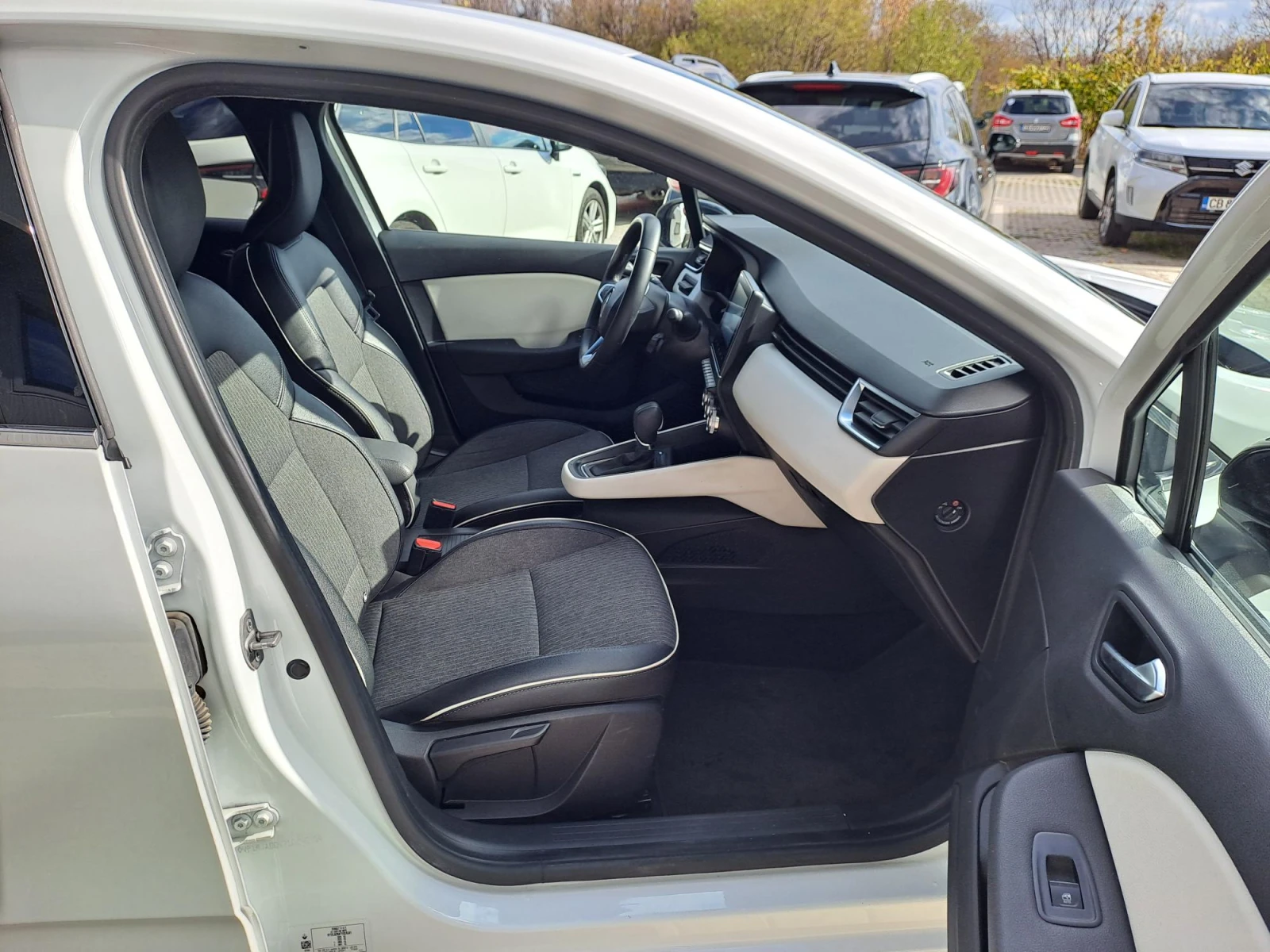 Renault Clio 1.0 TCe Еvolution 90 k.c. AUTOMATIC, снимка 12 - Автомобили и джипове - 55035809
