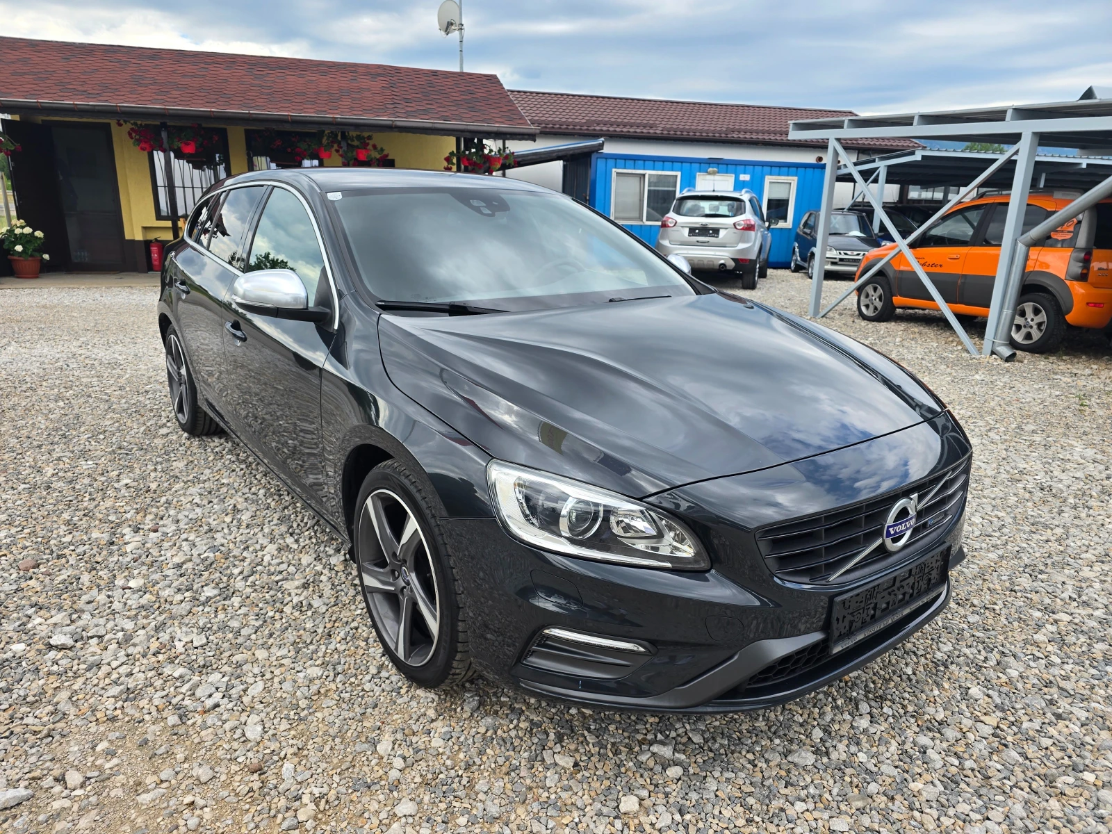 Volvo V60 2.0D R-DESIGN D3 ! ! РЕАЛНИ 103000 КМ., снимка 7 - Автомобили и джипове - 55276081