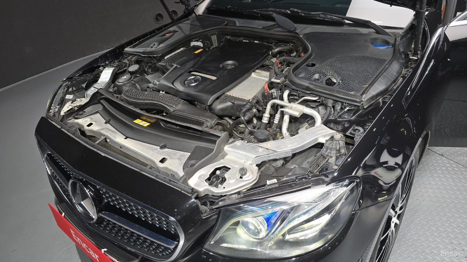 Mercedes-Benz E 300 4MATIC* AMG* 360* Подгрев* Обдухване* ПАНО, снимка 6 - Автомобили и джипове - 55449807
