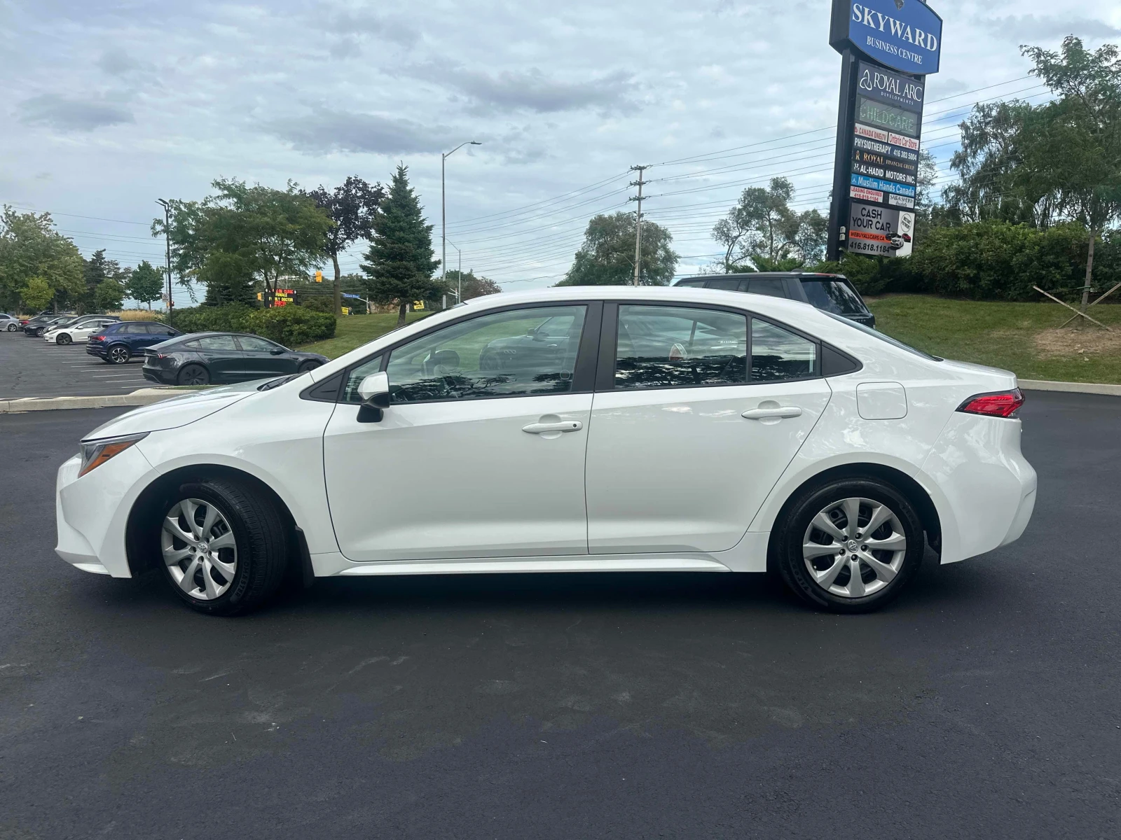 Toyota Corolla * LE CVT * CARFAX * БЕЗ ПЪРВОНАЧАЛНА ВНОСКА, снимка 2 - Автомобили и джипове - 56064517