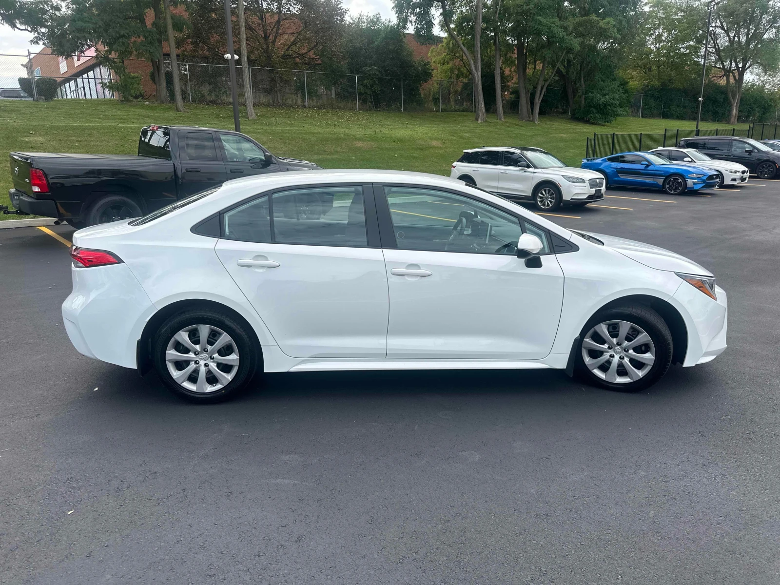 Toyota Corolla * LE CVT * CARFAX * БЕЗ ПЪРВОНАЧАЛНА ВНОСКА, снимка 3 - Автомобили и джипове - 56064517