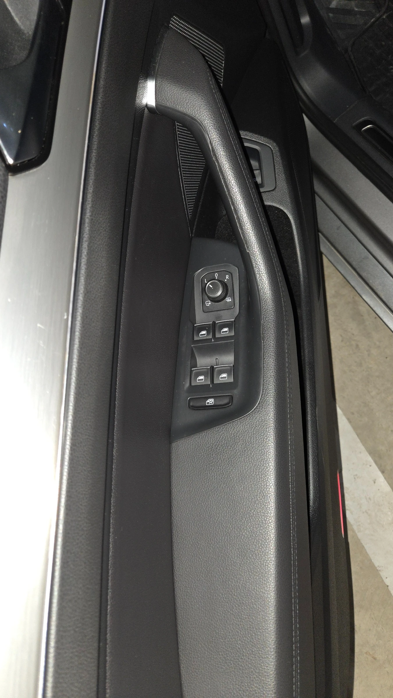 VW Passat B8 TDI 190кс, Highline, снимка 13 - Автомобили и джипове - 56144422