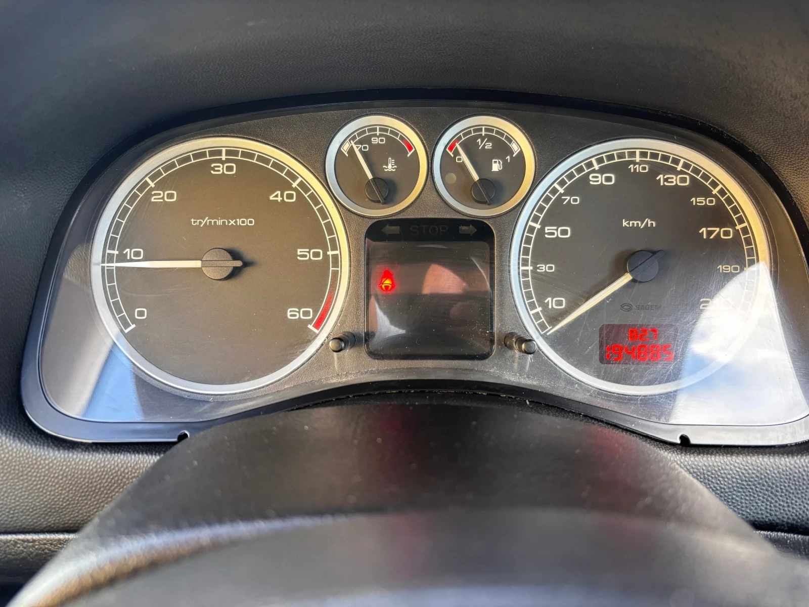 Peugeot 307 2.0HDI 90кс Климатроник, снимка 13 - Автомобили и джипове - 56257875