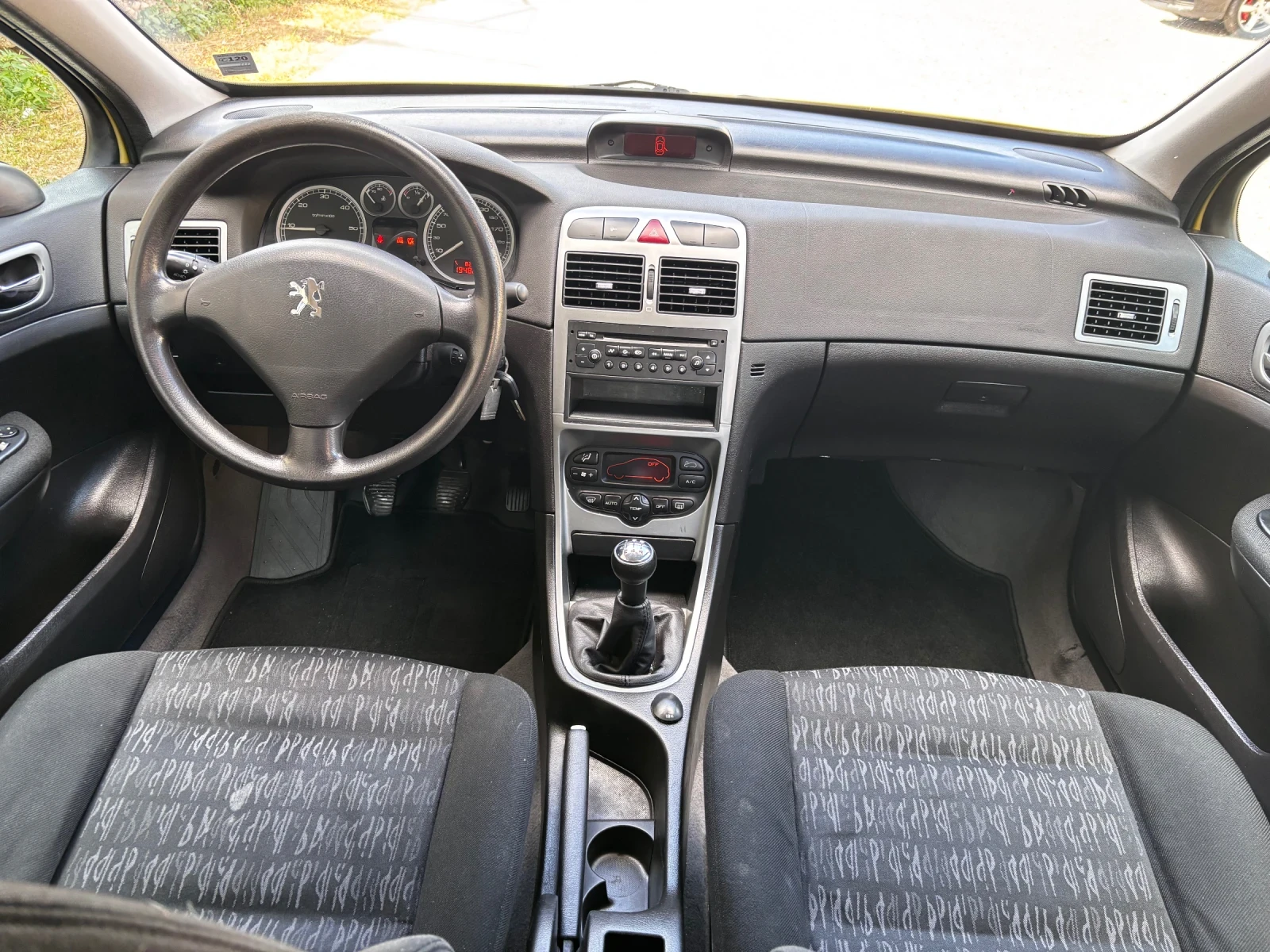 Peugeot 307 2.0HDI 90кс Климатроник, снимка 11 - Автомобили и джипове - 56257875