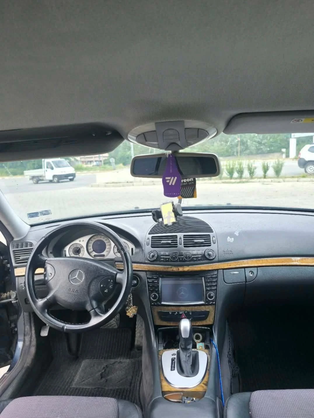 Mercedes-Benz E 270, снимка 5 - Автомобили и джипове - 56746795