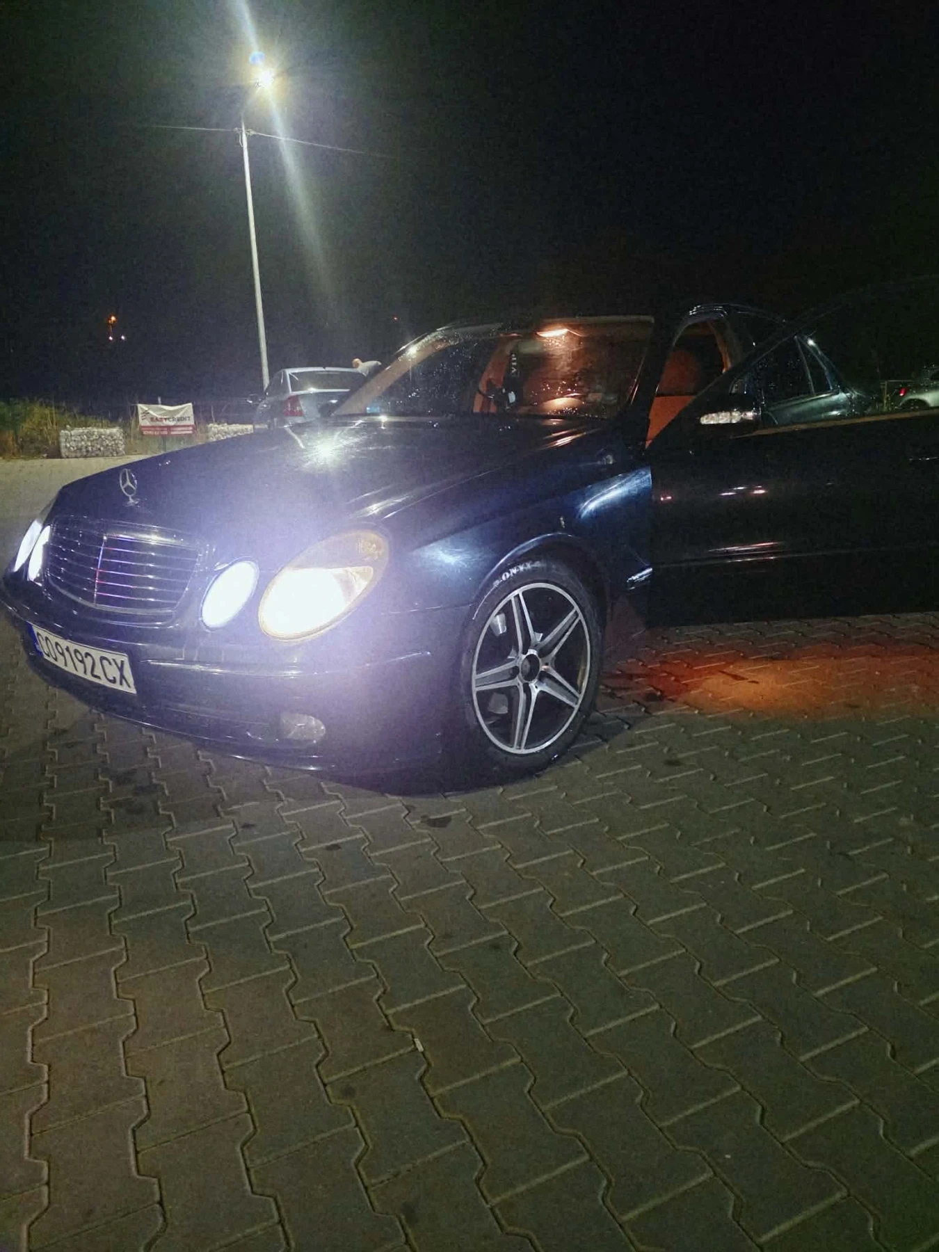 Mercedes-Benz E 270, снимка 2 - Автомобили и джипове - 56746795
