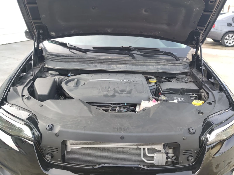 Jeep Cherokee 3.2 LATITUDE PLUS, снимка 16 - Автомобили и джипове - 52408927