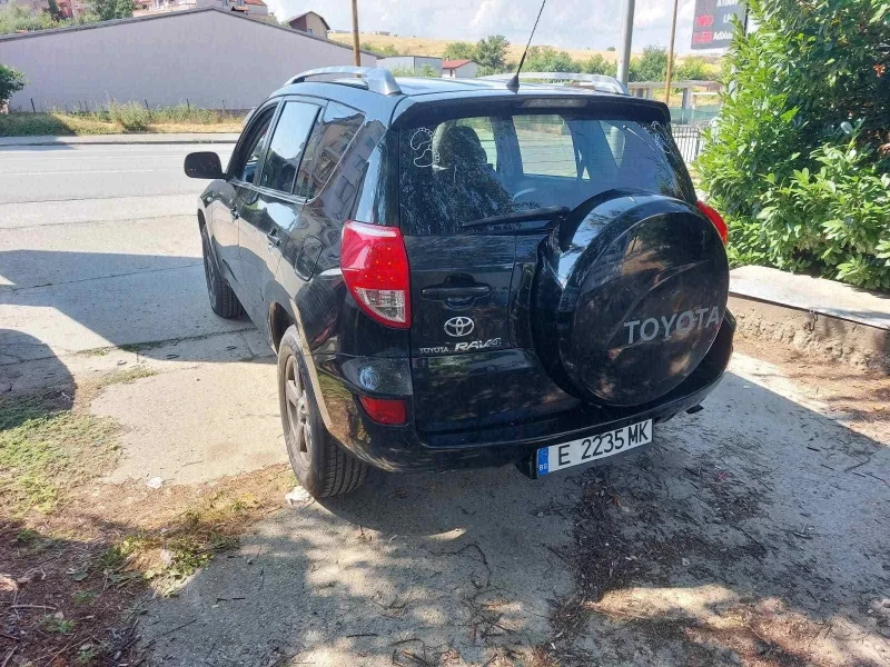 Toyota Rav4 2.2 D-4D, снимка 3 - Автомобили и джипове - 52367559