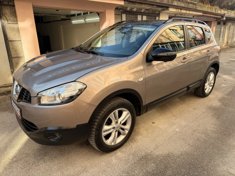 Nissan Qashqai 4x4 130ks PANORAMA!!!, снимка 2 - Автомобили и джипове - 53056212