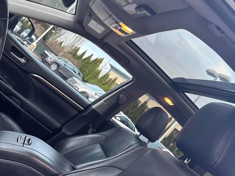 Toyota Highlander Limited* Подгреви* Обдухване* Пано* Кожа* Камера* , снимка 7 - Автомобили и джипове - 53476219