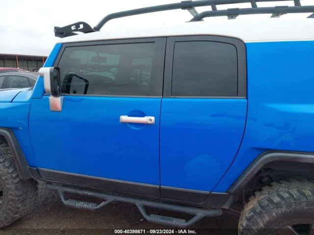 Toyota Fj cruiser, снимка 9 - Автомобили и джипове - 47646646