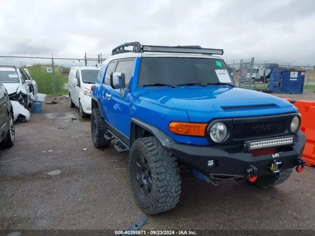 Toyota Fj cruiser, снимка 2 - Автомобили и джипове - 47646646