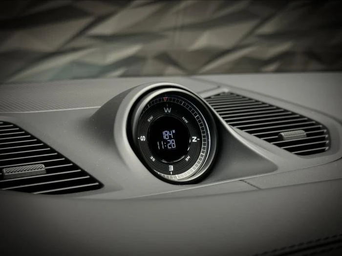Porsche Cayenne GTS Coupe DualDisplay SportDesign TVs Panorama Alc, снимка 10 - Автомобили и джипове - 54953812