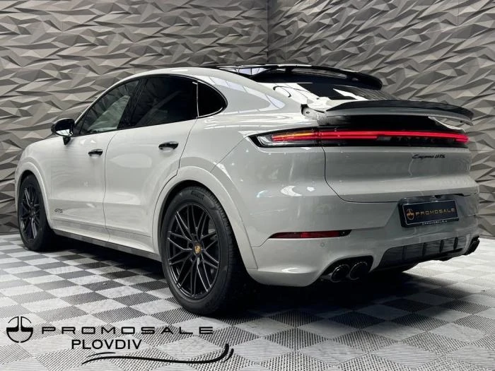 Porsche Cayenne GTS Coupe DualDisplay SportDesign TVs Panorama Alc, снимка 2 - Автомобили и джипове - 54953812