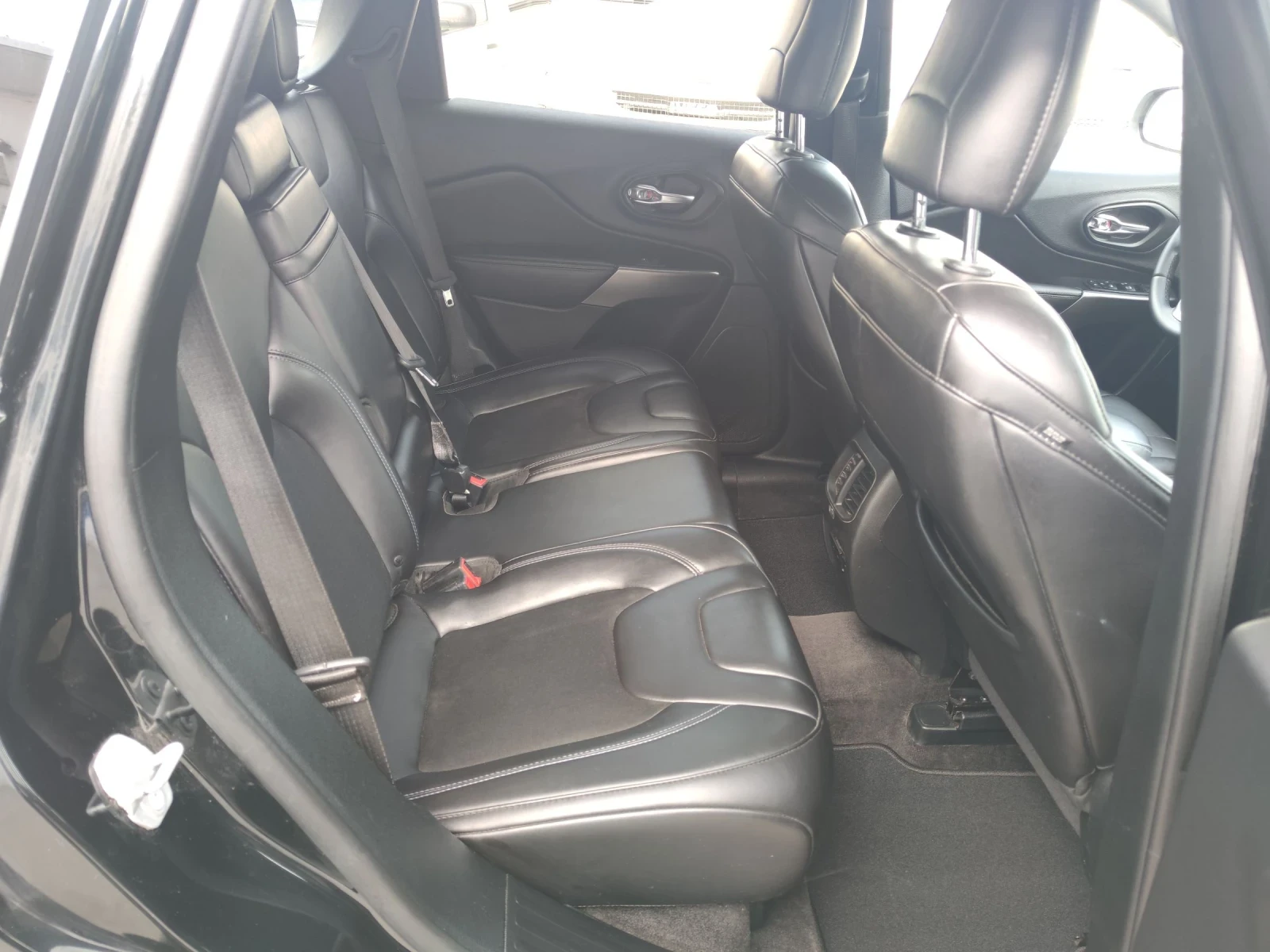 Jeep Cherokee 3.2 LATITUDE PLUS - изображение 9