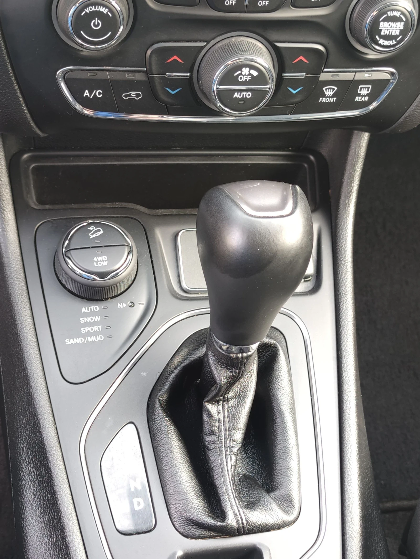 Jeep Cherokee 3.2 LATITUDE PLUS | Mobile.bg   13