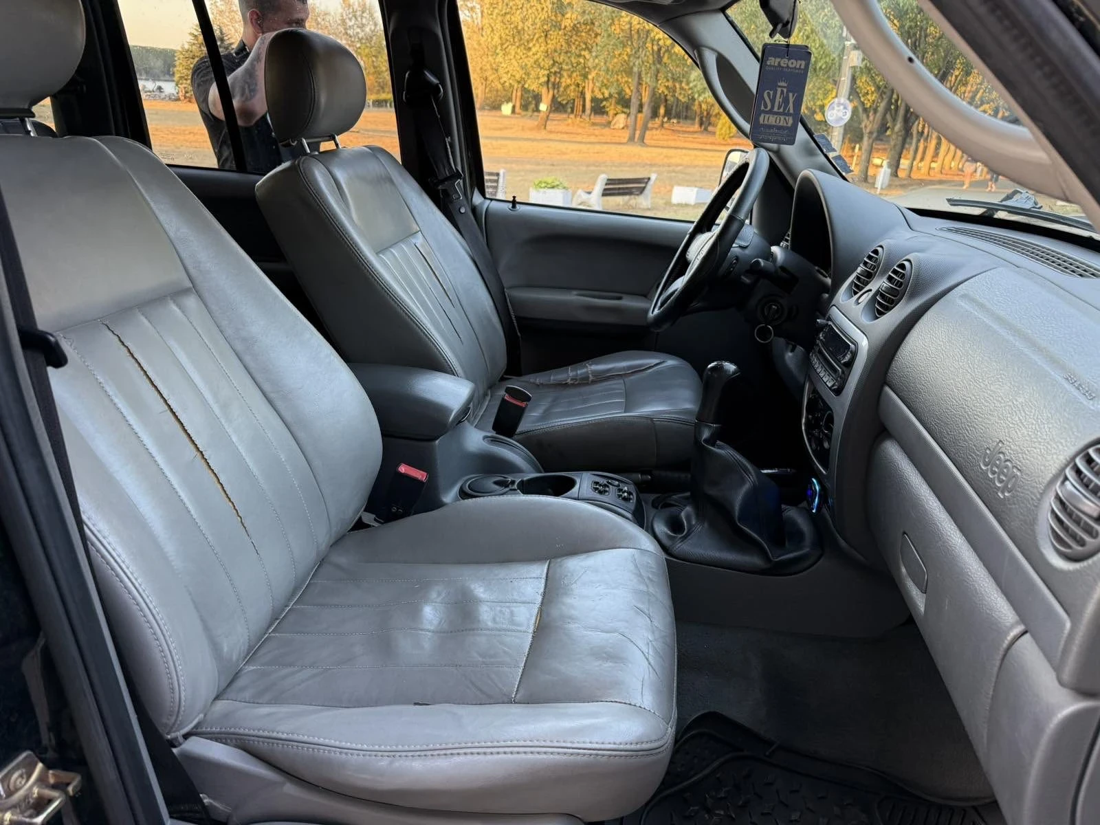 Jeep Cherokee 2.8CRD - изображение 10