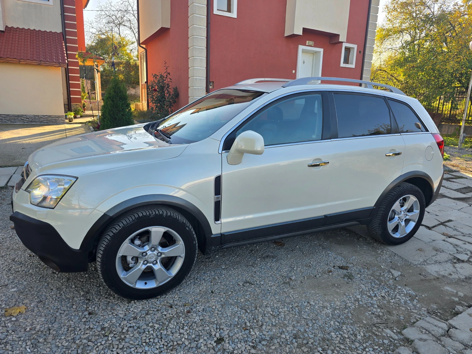Opel Antara 2.0CDTI-АВТОМАТИК-4Х4-НАВИГАЦИЯ - изображение 3
