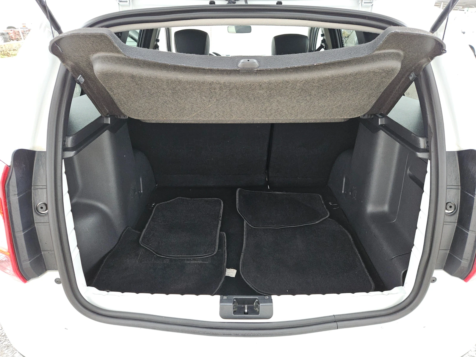 Dacia Duster 1.6GPL/LAUREATE/ACC/NAVI/КАМЕРА/БЛУТУТ/EURO 6B/ТОП - изображение 4