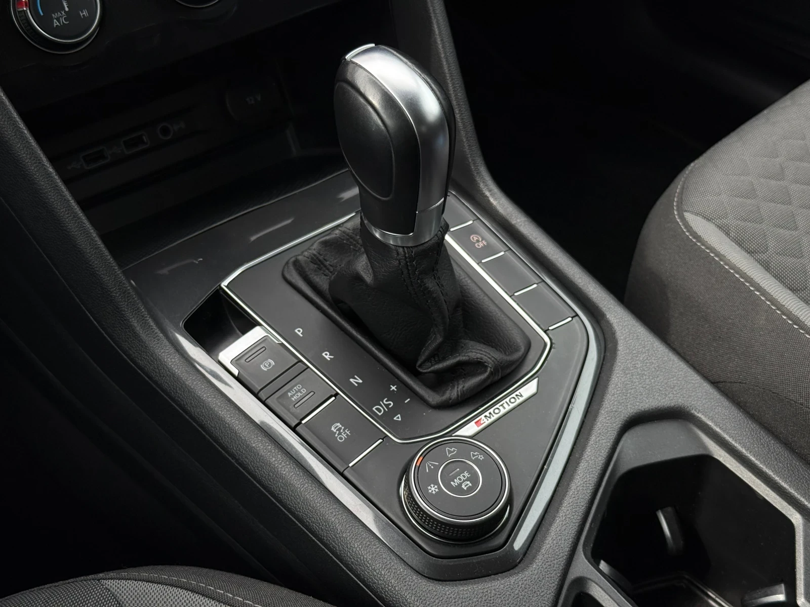 VW Tiguan Allspace 2.0TSI 4motion Allspace, снимка 14 - Автомобили и джипове - 54041159