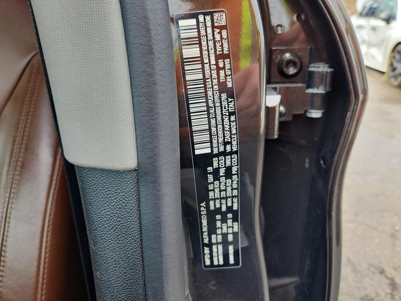 Alfa Romeo Stelvio 2.0l Ti, снимка 13 - Автомобили и джипове - 54384875
