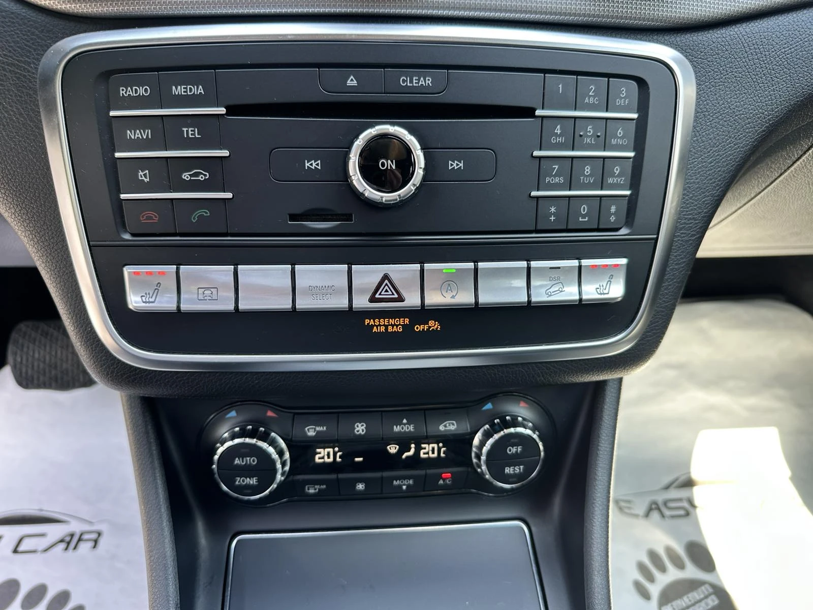 Mercedes-Benz GLA 250 4MATIC/NAVI/CAMERA /PANO/, снимка 10 - Автомобили и джипове - 54630434