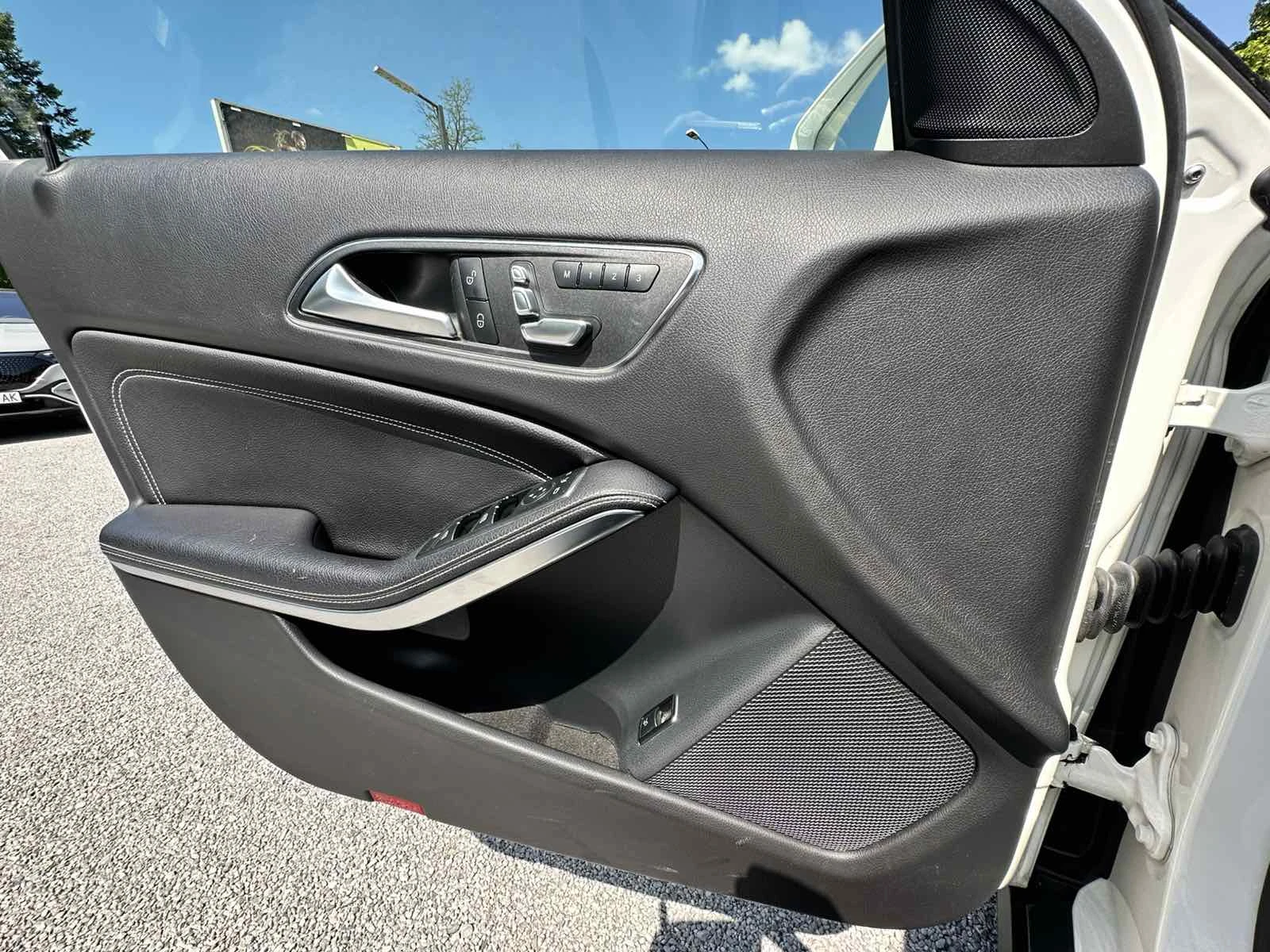 Mercedes-Benz GLA 250 4MATIC/NAVI/CAMERA /PANO/, снимка 5 - Автомобили и джипове - 54630434