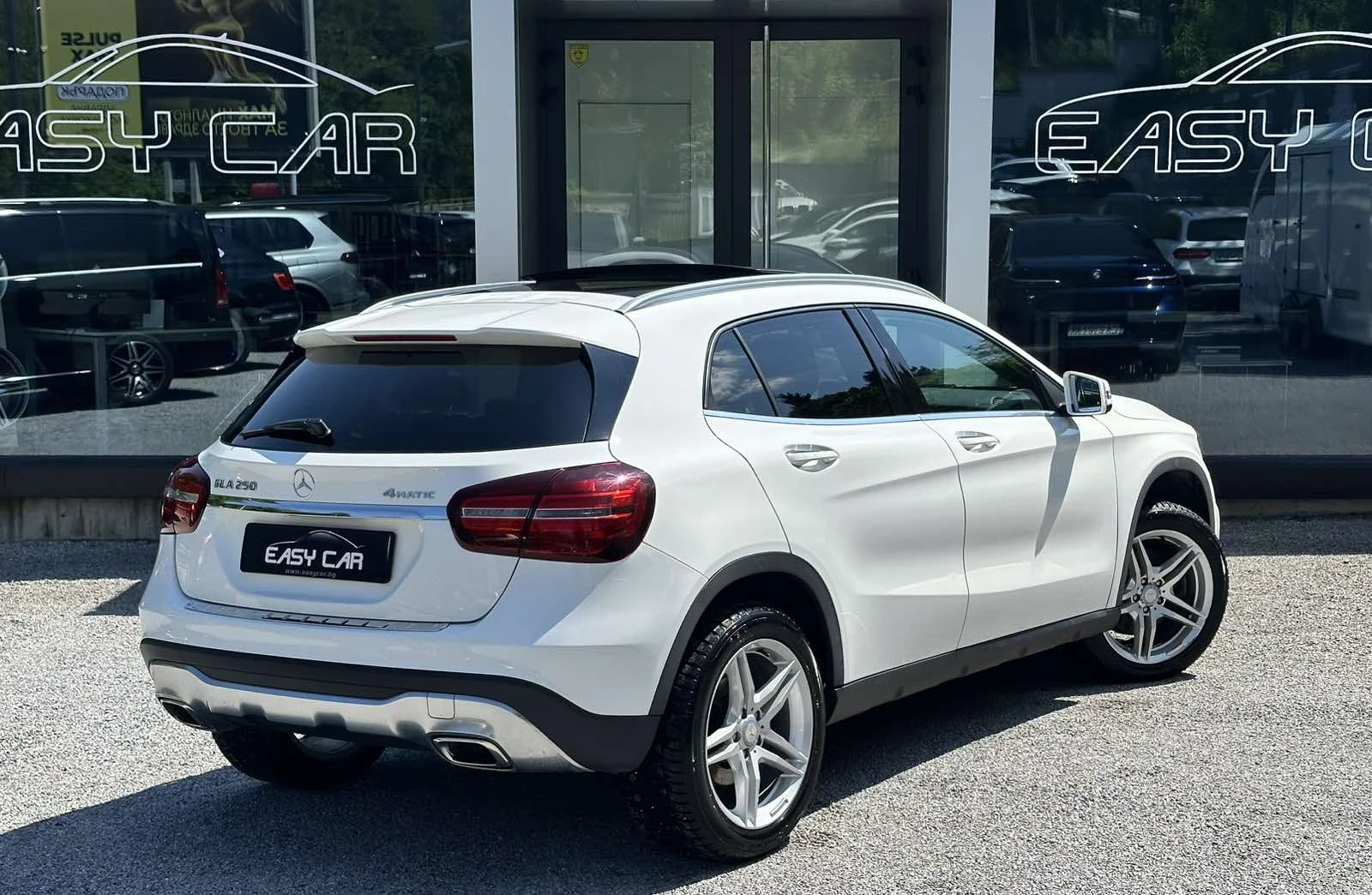 Mercedes-Benz GLA 250 4MATIC/NAVI/CAMERA /PANO/, снимка 3 - Автомобили и джипове - 54630434