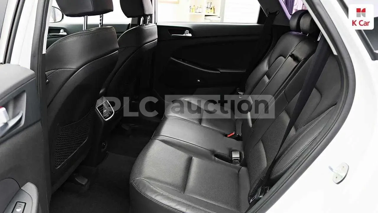 Hyundai Tucson 4x4| JBL| DISTRONIC| 360КАМЕРА| ОБДУХВАНЕ, снимка 13 - Автомобили и джипове - 54689122
