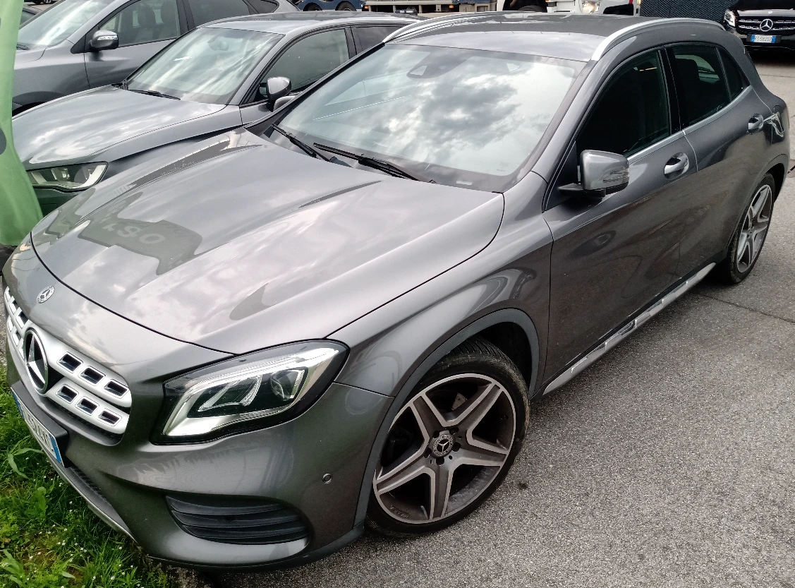 Mercedes-Benz GLA 220 /PREMIUM AMG 4 MATIC 