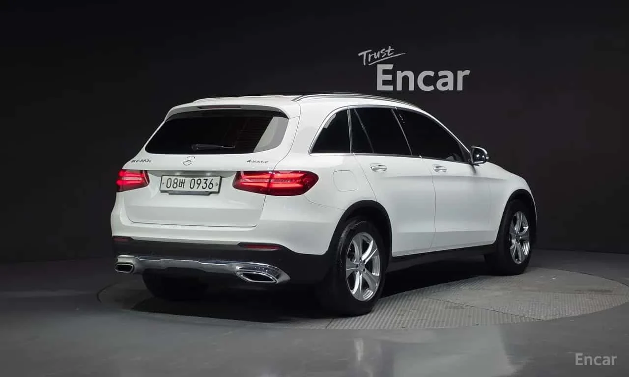 Mercedes-Benz GLC 220 4MATIC | ПАНОРАМА | АВТОКРЕДИТ, снимка 2 - Автомобили и джипове - 55694731