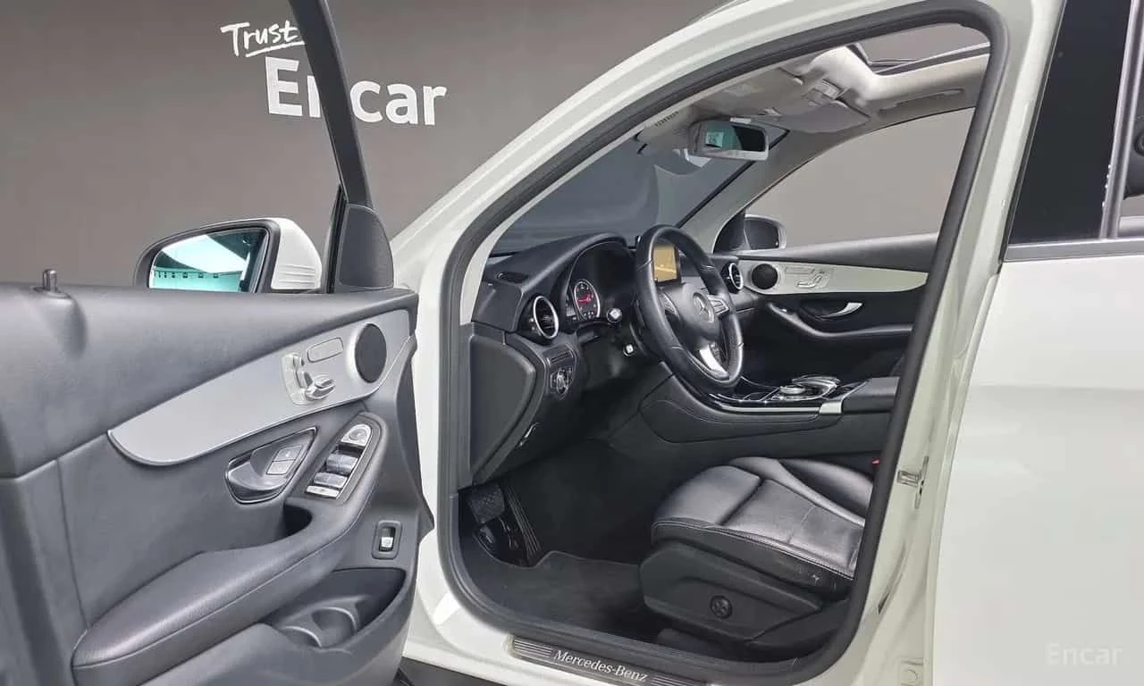 Mercedes-Benz GLC 220 4MATIC | ПАНОРАМА | АВТОКРЕДИТ, снимка 12 - Автомобили и джипове - 55694731