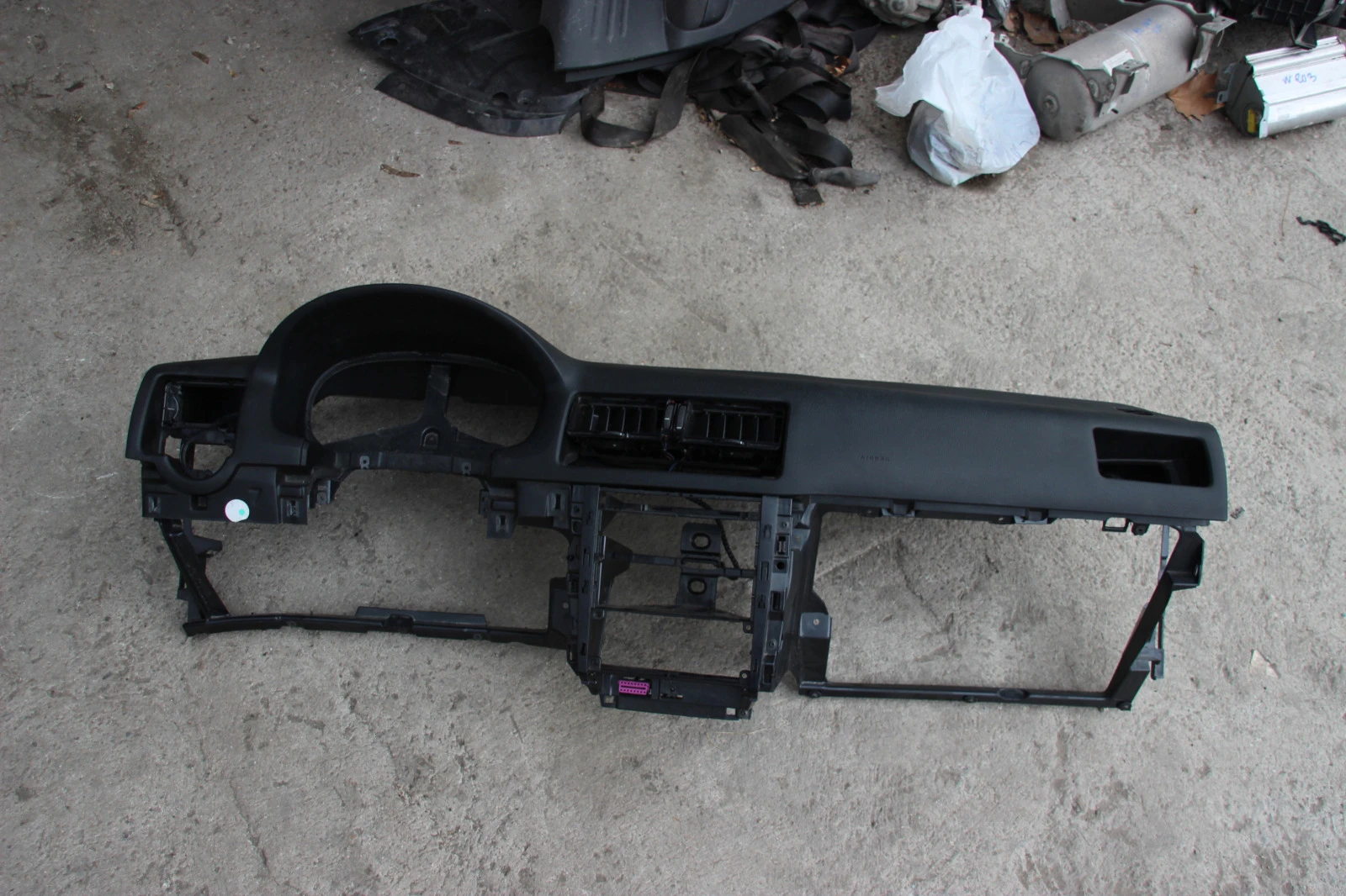     2002 .    | Mobile.bg   2