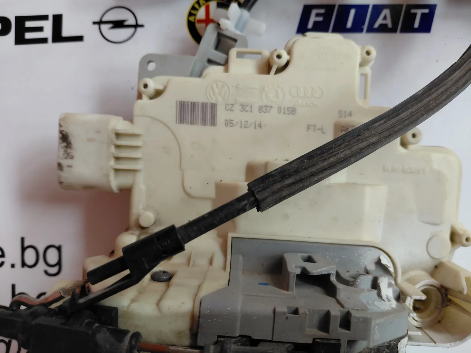 3C1837015B Предна лява брава за VW PASSAT B7 (2010-2015)  комби  3C1 837 015B, снимка 2 - Части - 53976231