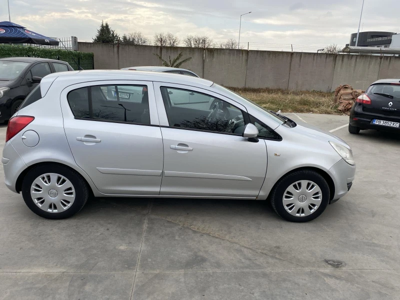 Opel Corsa D, снимка 2 - Автомобили и джипове - 47940143