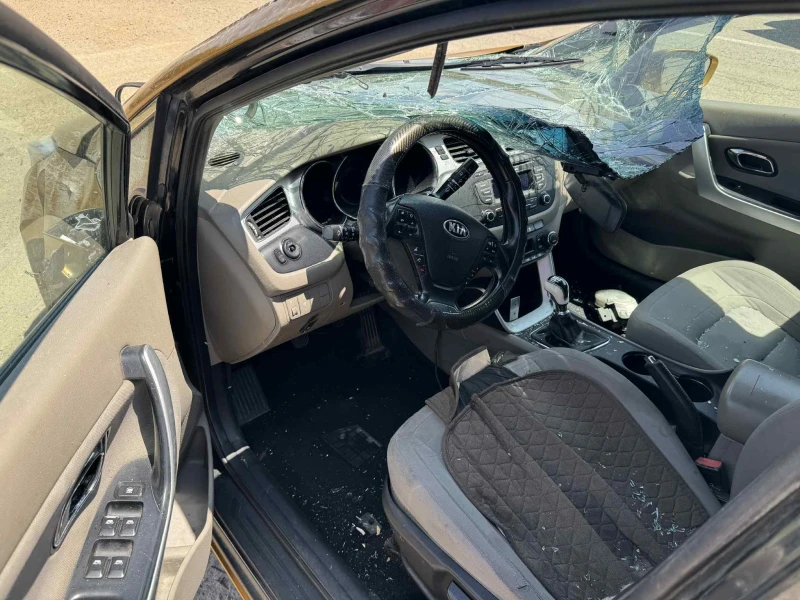 Kia Ceed 1.4, снимка 6 - Автомобили и джипове - 50706510