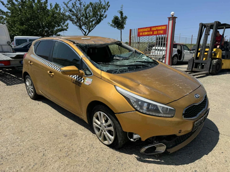 Kia Ceed 1.4, снимка 4 - Автомобили и джипове - 50706510