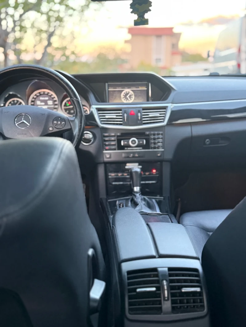 Mercedes-Benz E 220 AVANTGARDE/ BlueEfficiency /2.2 CDI , снимка 13 - Автомобили и джипове - 52662865