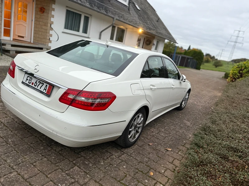 Mercedes-Benz E 220 AVANTGARDE/ BlueEfficiency /2.2 CDI , снимка 4 - Автомобили и джипове - 52662865