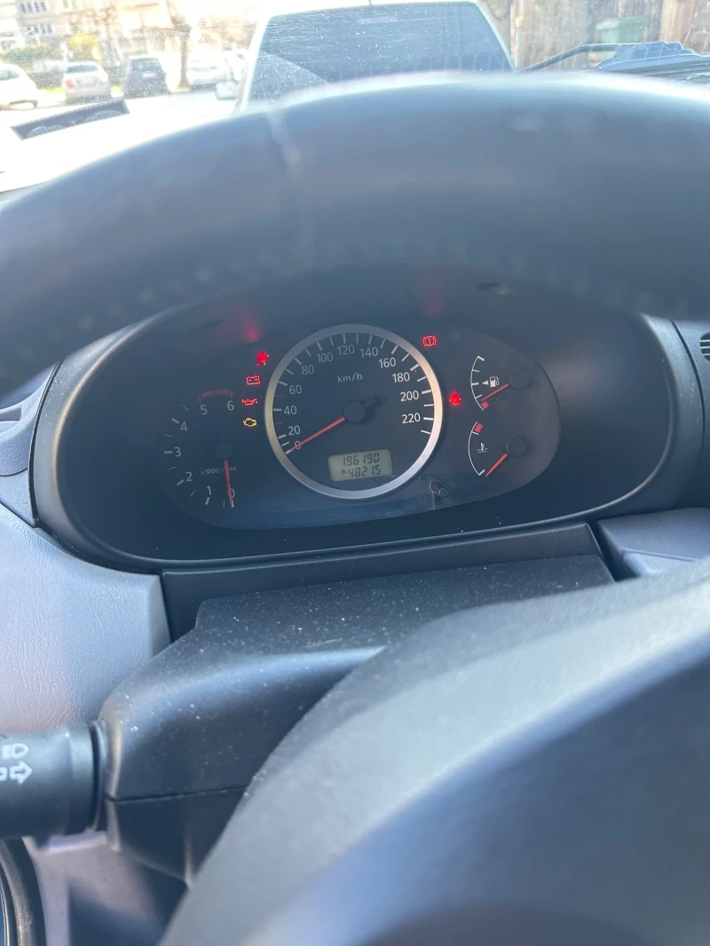 Nissan Almera tino, снимка 2 - Автомобили и джипове - 52703640