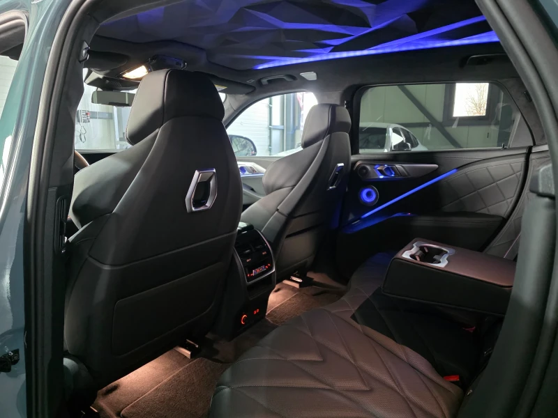 BMW XM 4.4 V8 xDRIVE M B&W 23 inch, снимка 8 - Автомобили и джипове - 53172526