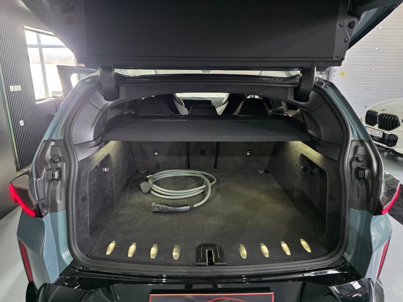 BMW XM 4.4 V8 xDRIVE M B&W 23 inch, снимка 9 - Автомобили и джипове - 53172526