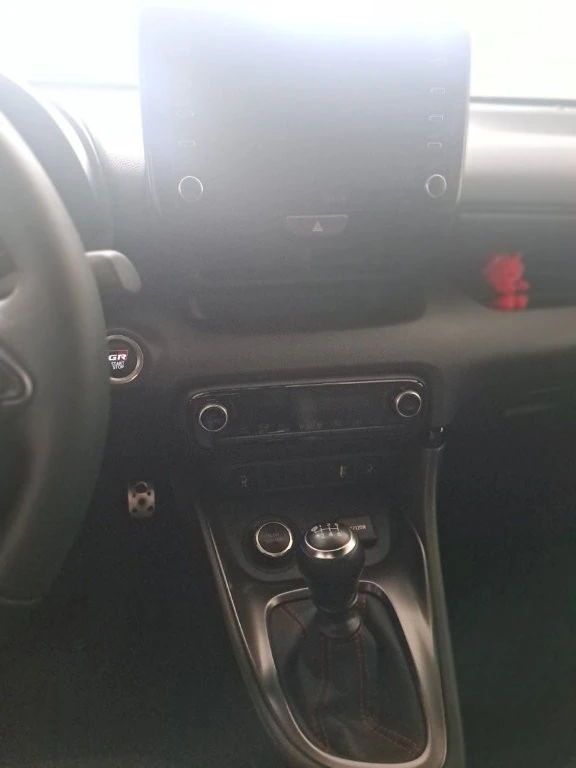 Toyota Yaris, снимка 5 - Автомобили и джипове - 53494956