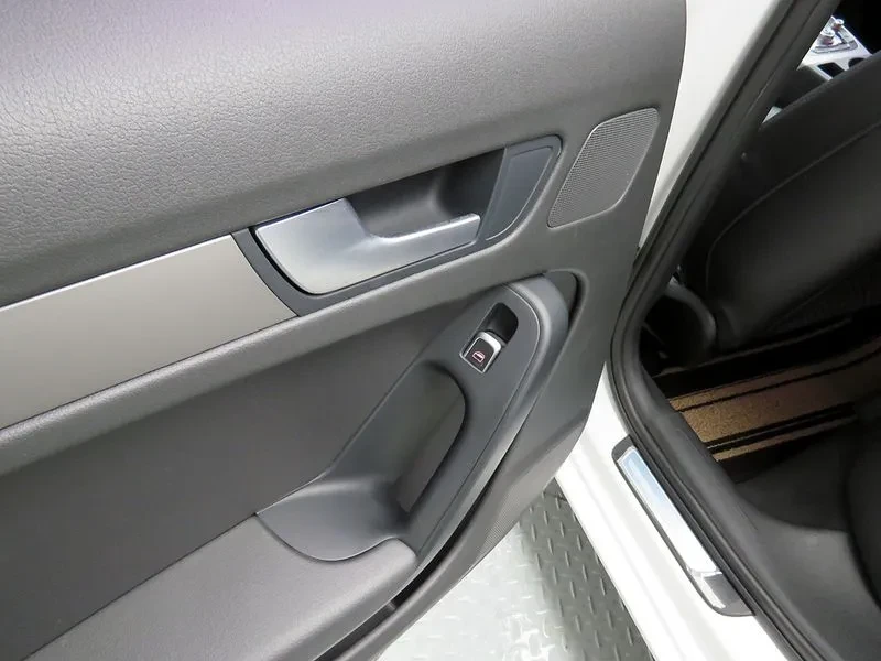 Audi A4 A4 30 Tdi Dynamic B8, снимка 15 - Автомобили и джипове - 54989670