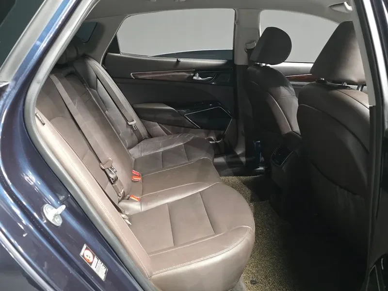 Kia K7 2.4 Gdi Limited, снимка 12 - Автомобили и джипове - 55000164