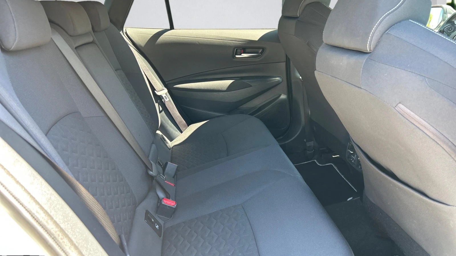 Toyota Corolla 1.8 HSD, Месечна вноска от 455 лв. - изображение 7