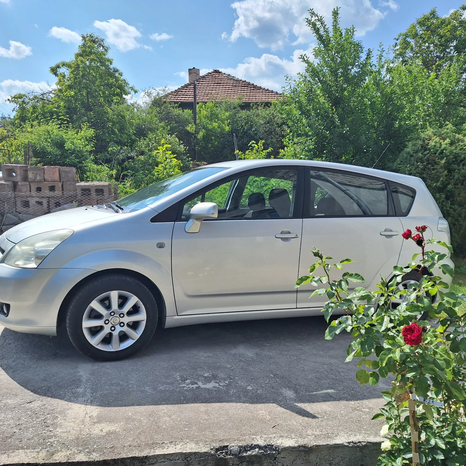 Toyota Corolla verso  - изображение 2