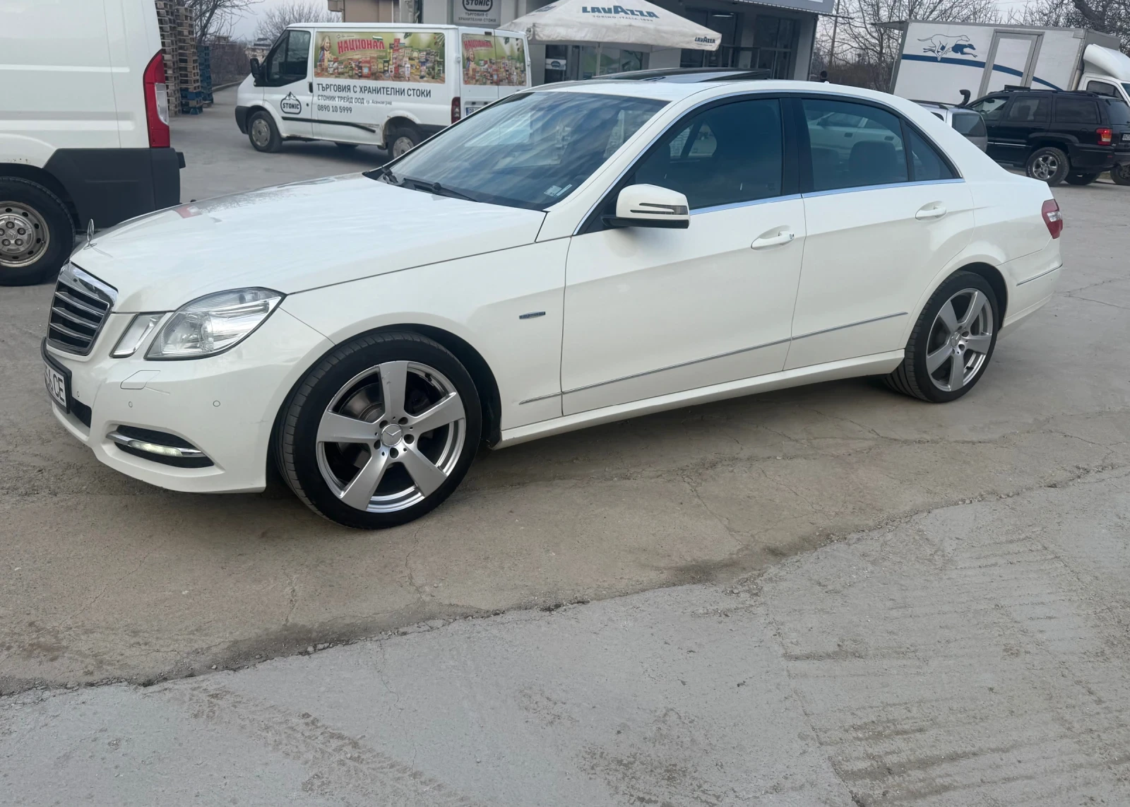 Mercedes-Benz E 220 AVANTGARDE/ BlueEfficiency /2.2 CDI , снимка 16 - Автомобили и джипове - 53778548
